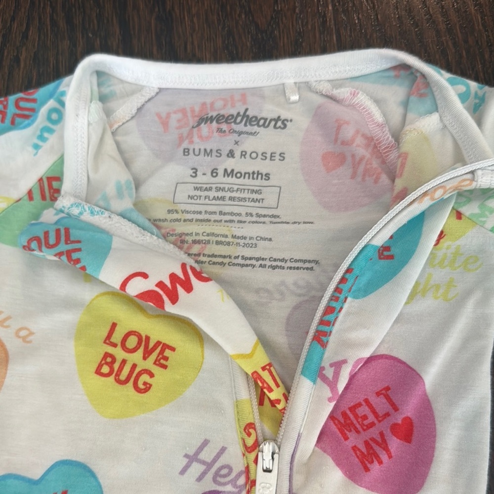 Bums & Roses Holiday Pj pack of 3 - one 3-6 month & 2 0-3 month - NO STAINS - Picture 11 of 11